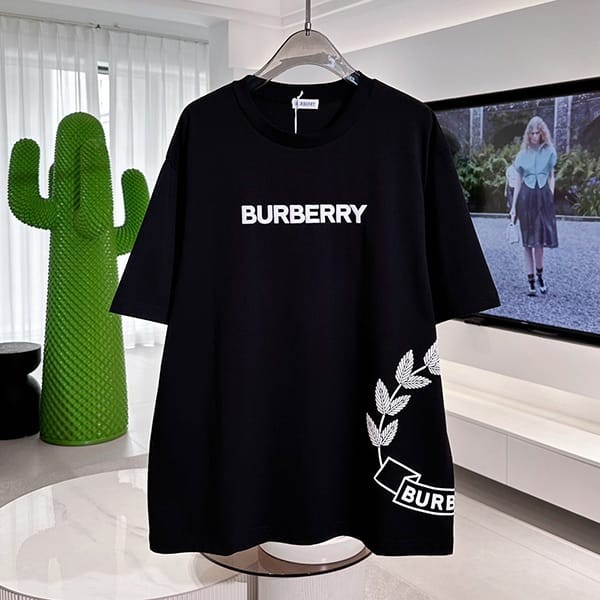 完売必至バーバリー ロゴプリントTシャツ パチモン 2色 Baz49099